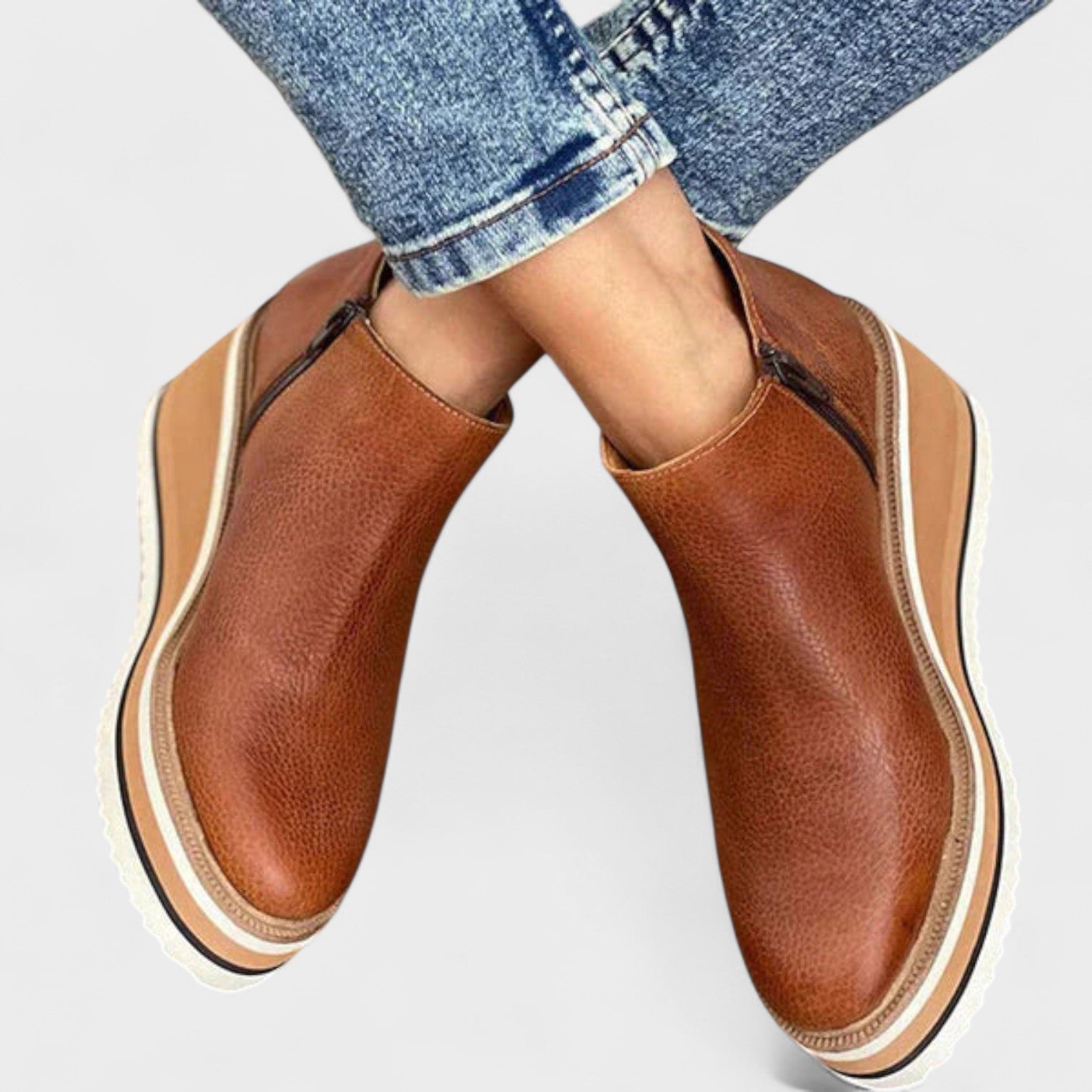 Hilla - Ylelliset nahkasaappaat