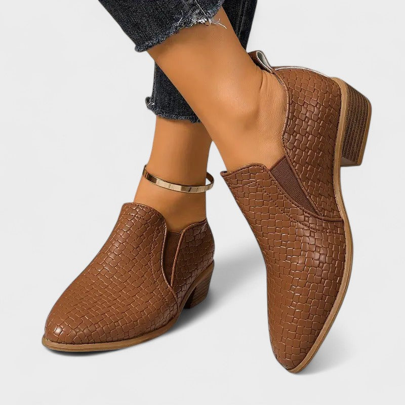 Iida - Elegantit vapaa-ajan kengät