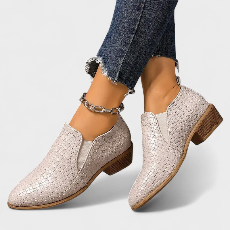 Iida - Elegantit vapaa-ajan kengät